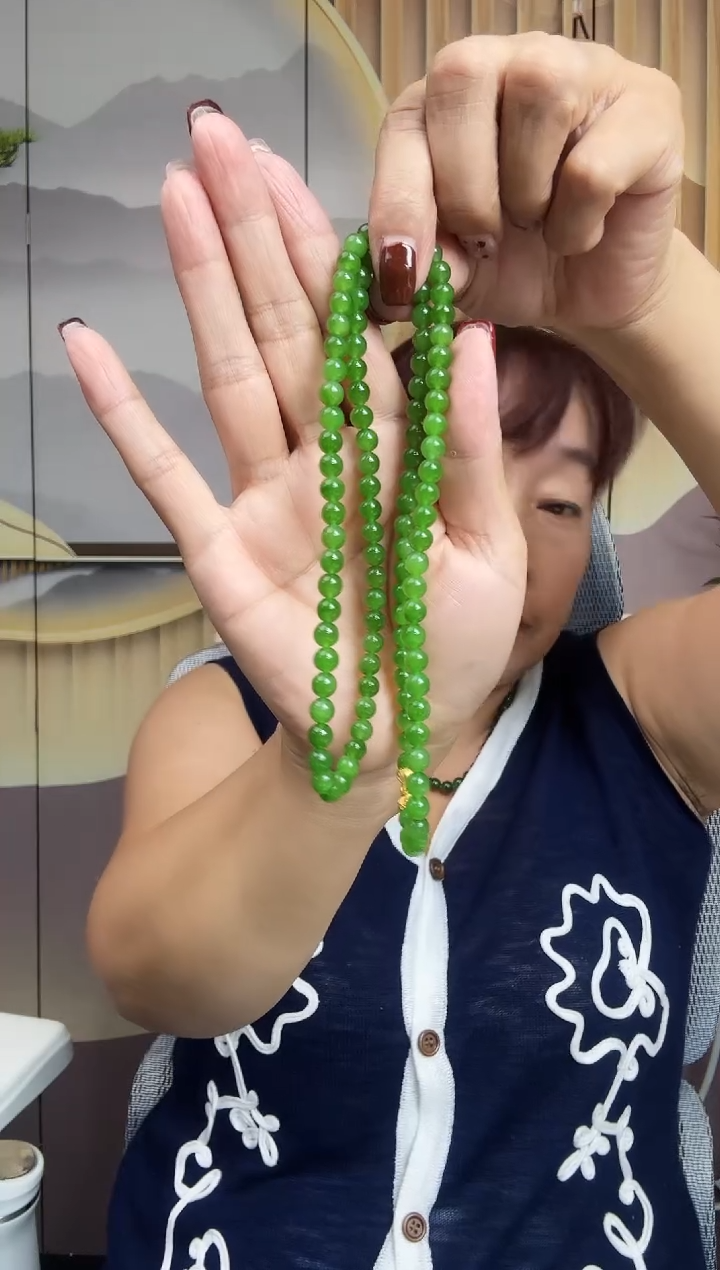 颈饰未镶嵌和田玉碧玉苹果绿项链 108长链