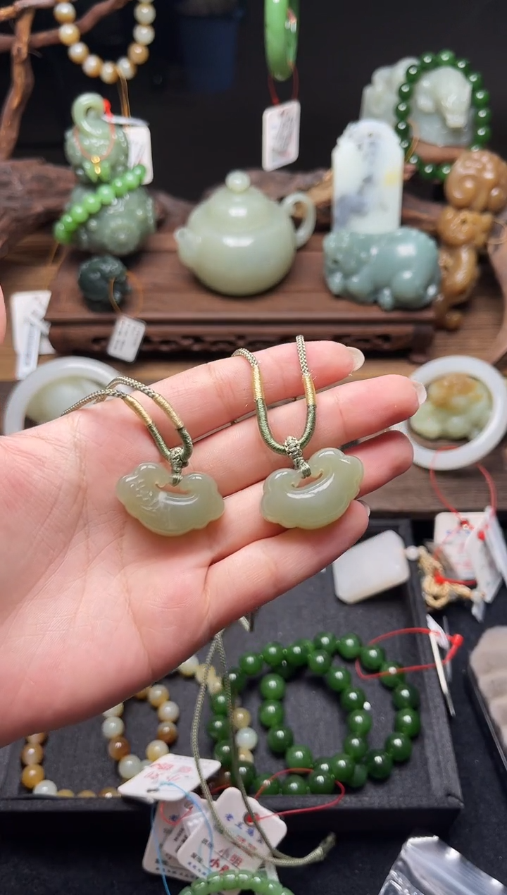 和田玉未镶嵌吊坠(不含链)青海料 如意锁 有瑕疵多样性发一