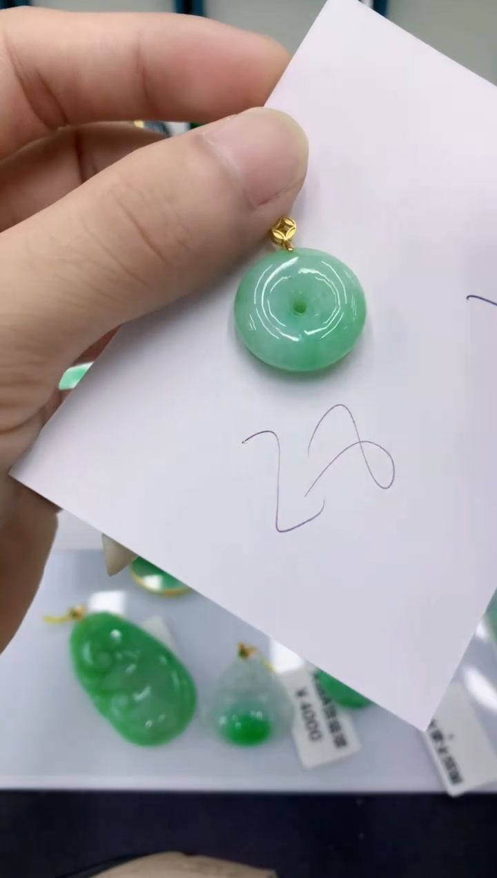 颈饰未镶嵌翡翠翡翠