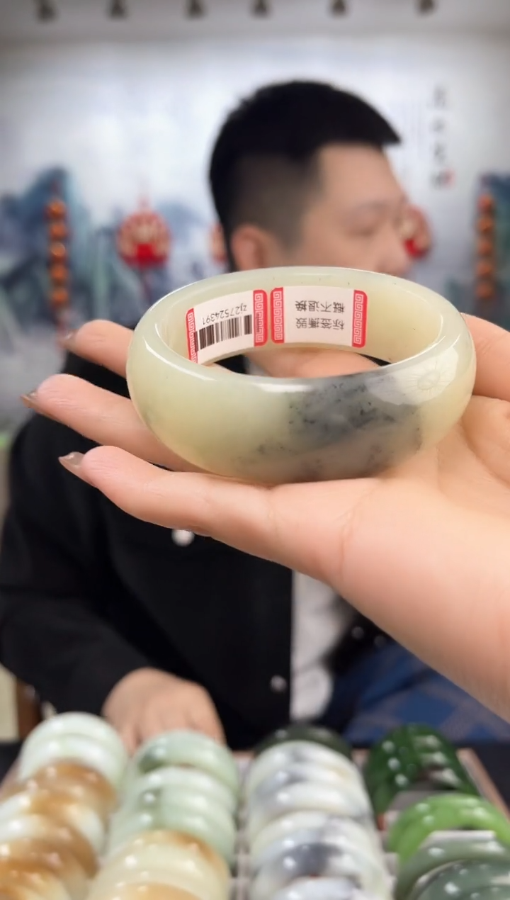 【闪购商品】和田玉手镯未镶嵌58+圈口4391