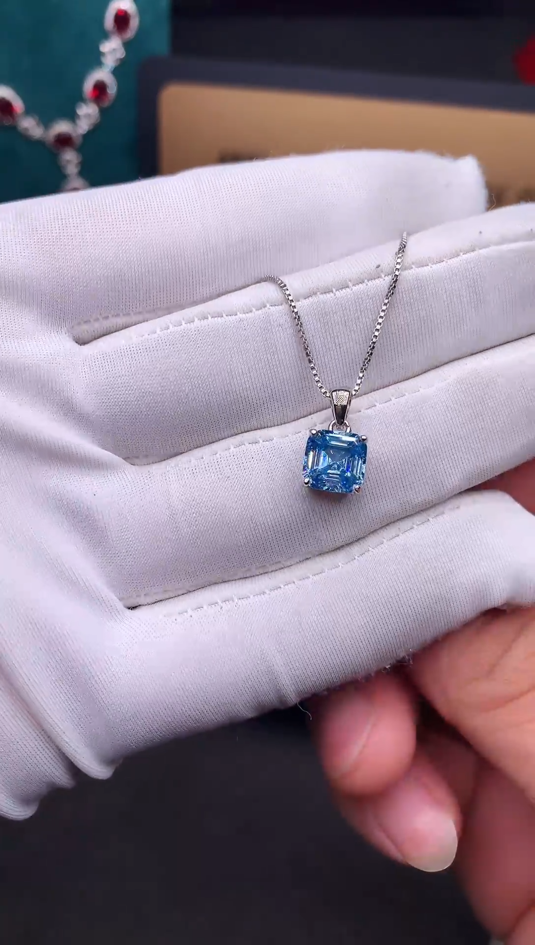 银S925镶嵌颈饰海蓝宝石.....