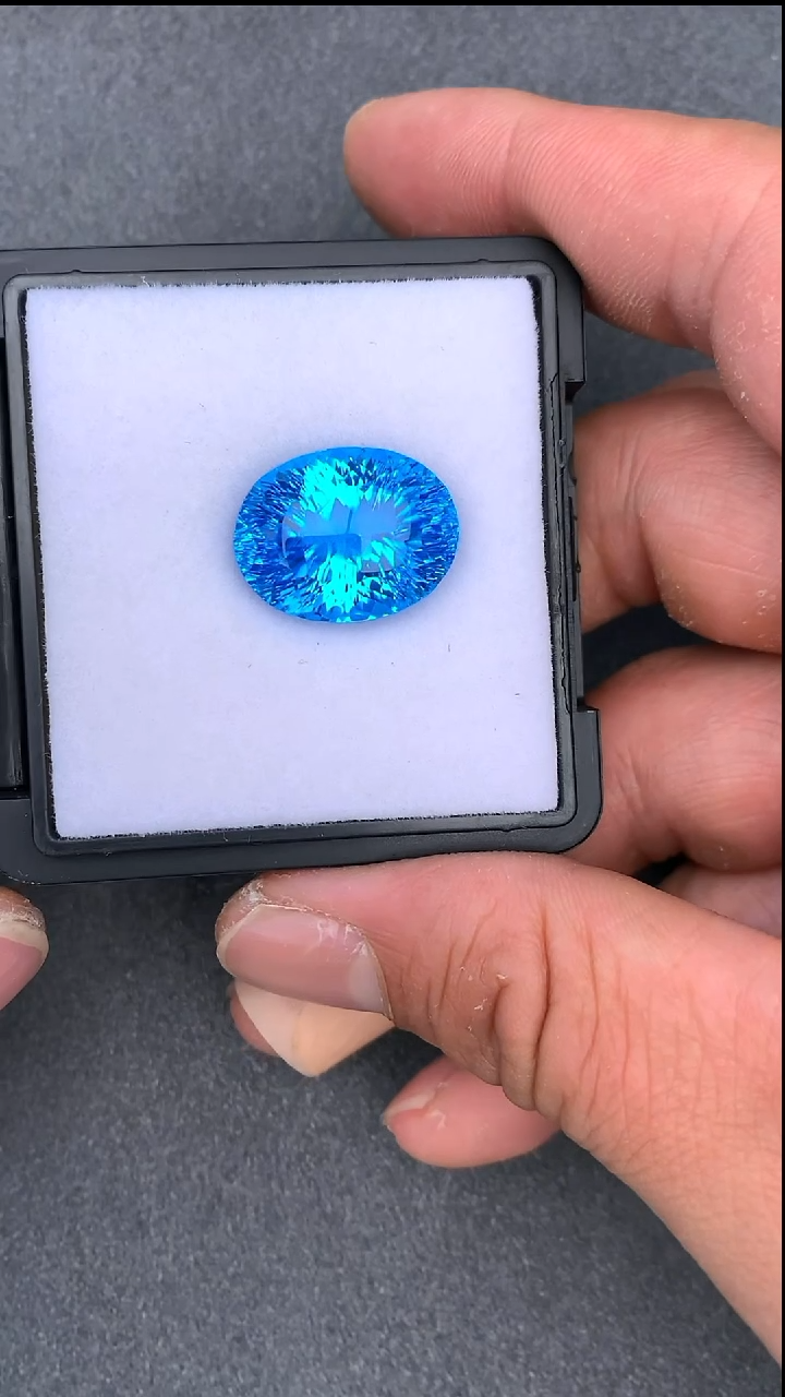 【闪购商品】托帕石裸石未镶嵌27.36克拉