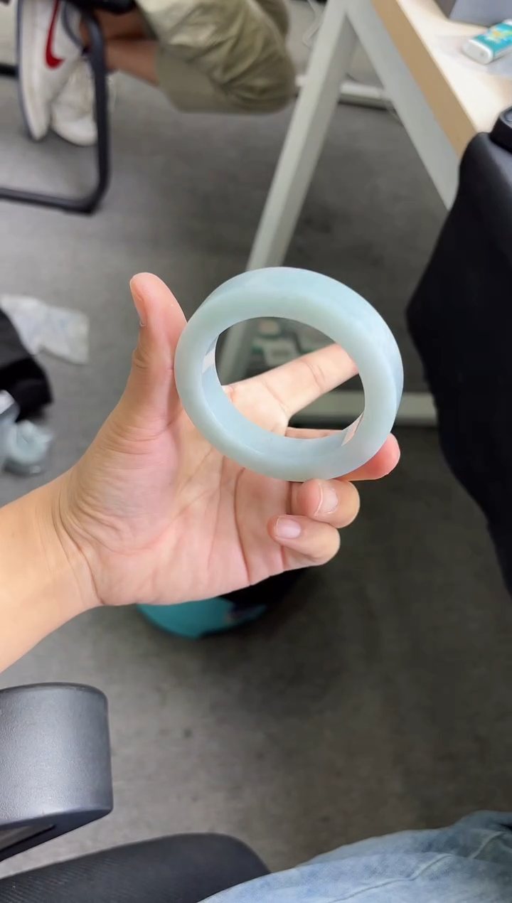 未镶嵌手镯定制翡翠晚****?手镯