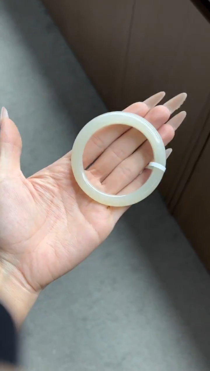 未镶嵌手镯和田玉黑山微色差53+M