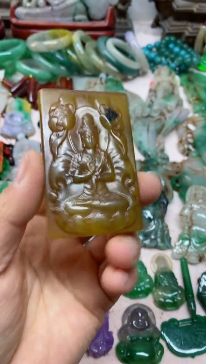 【闪购商品】3直播间的实时画面