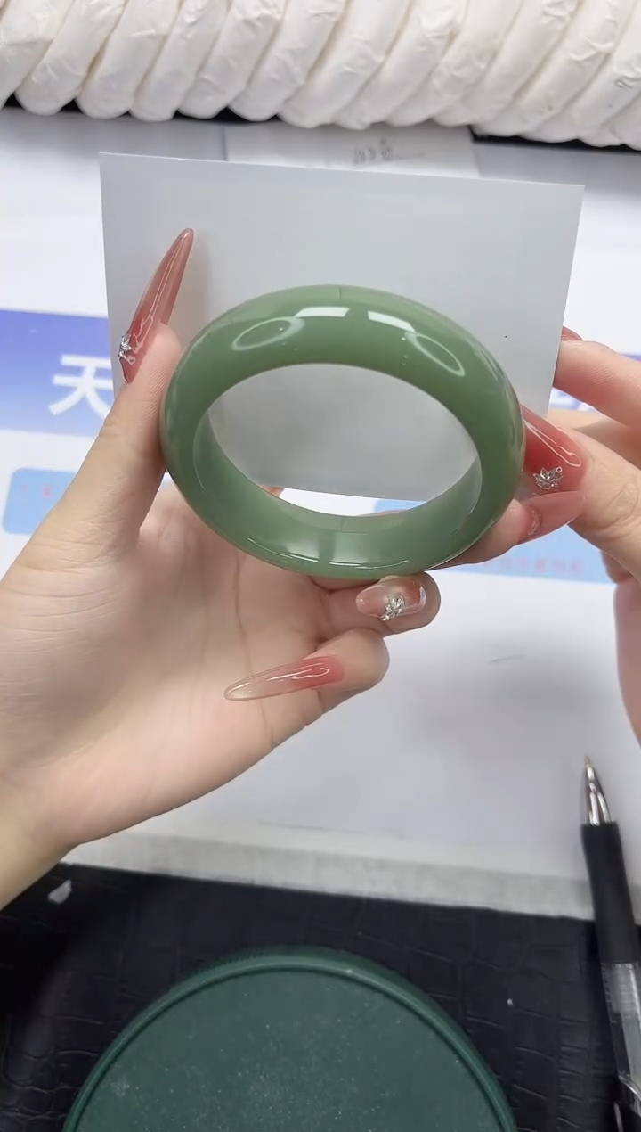 未镶嵌手镯石英质玉10-54