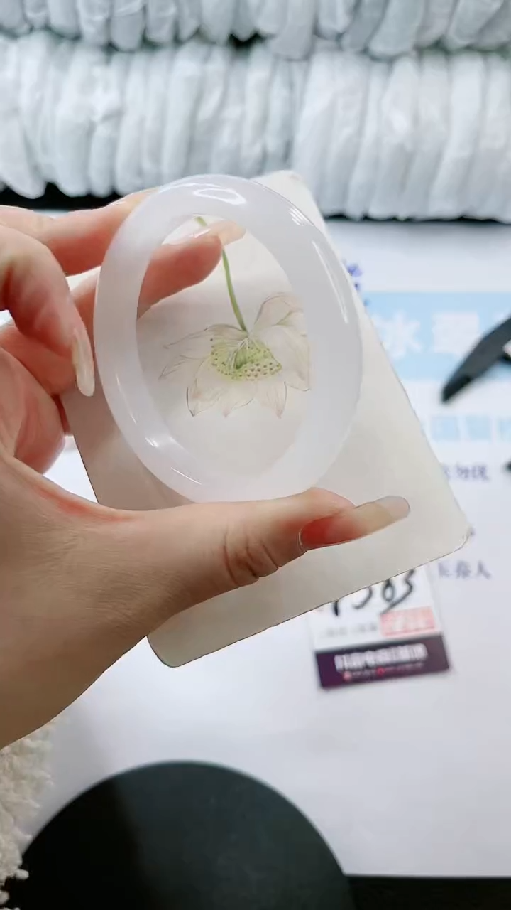 【闪购商品】石英质玉手镯未镶嵌多样性发货F563