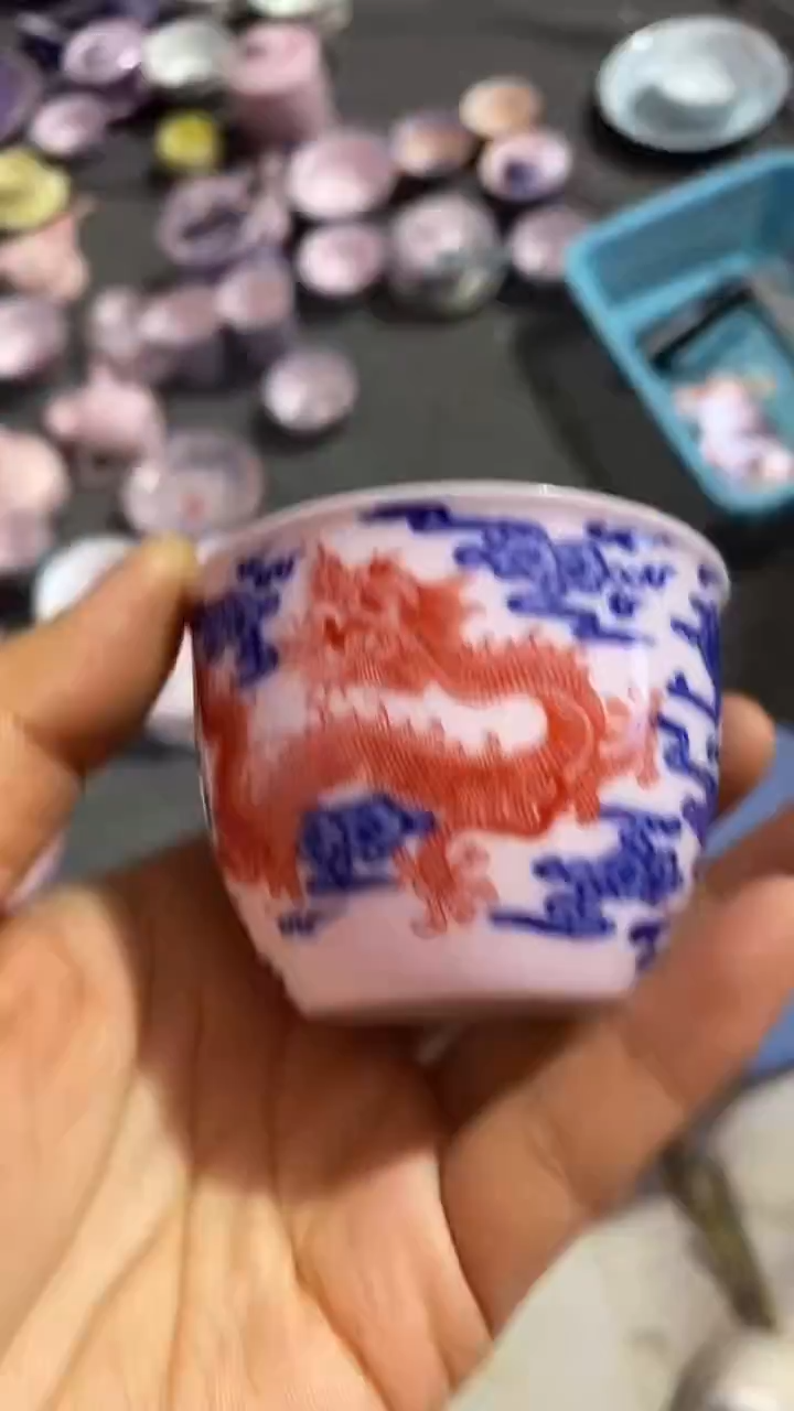 摆件瓷红稀土九龙小客杯