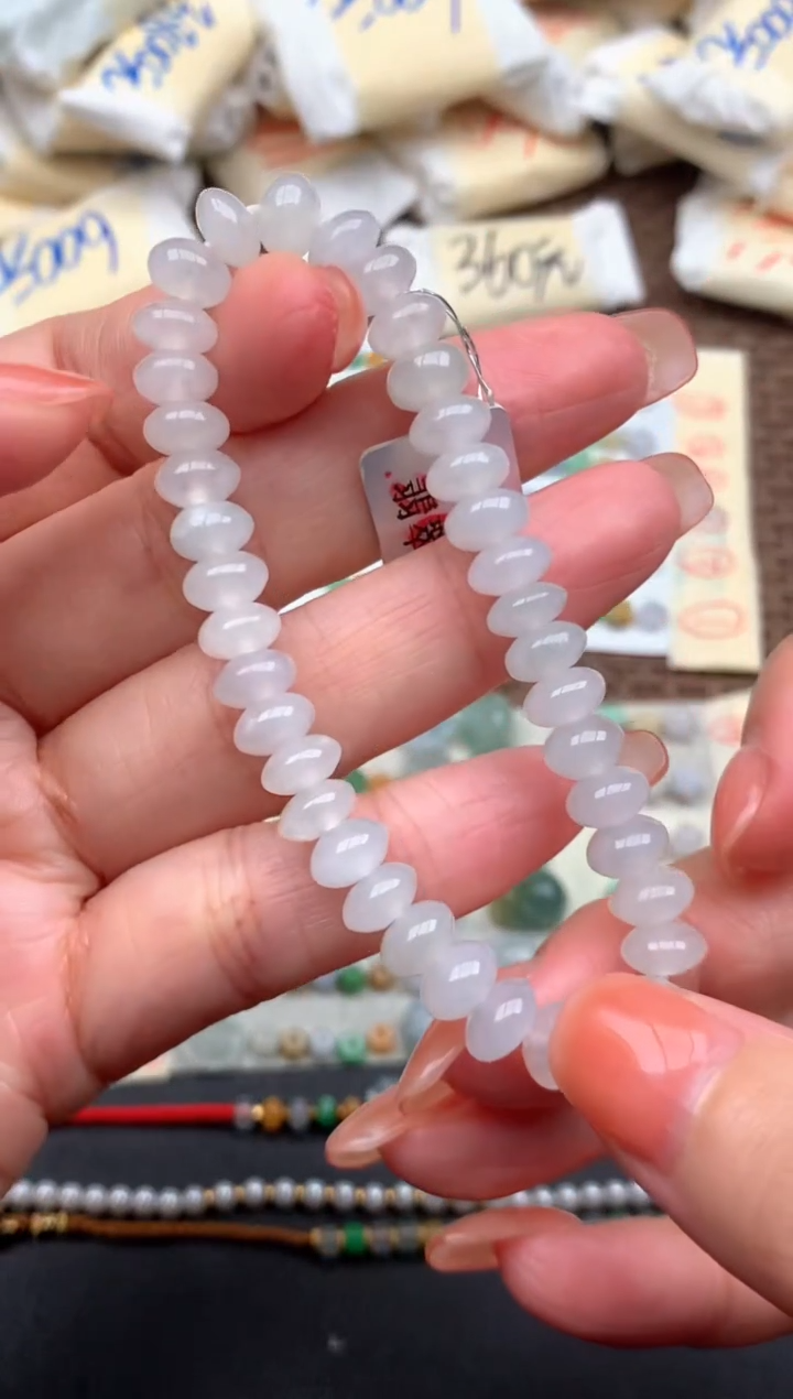 未镶嵌挂件翡翠1