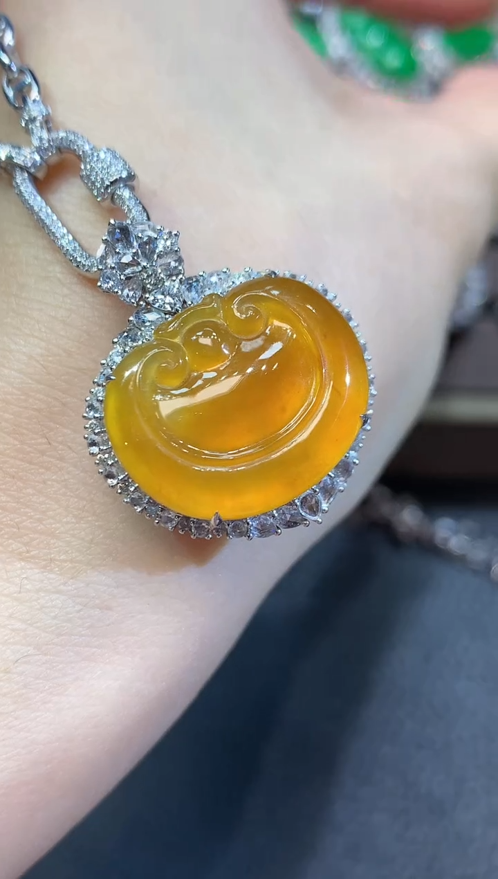 【闪购商品】翡翠吊坠(不含链)18K金镶嵌D37