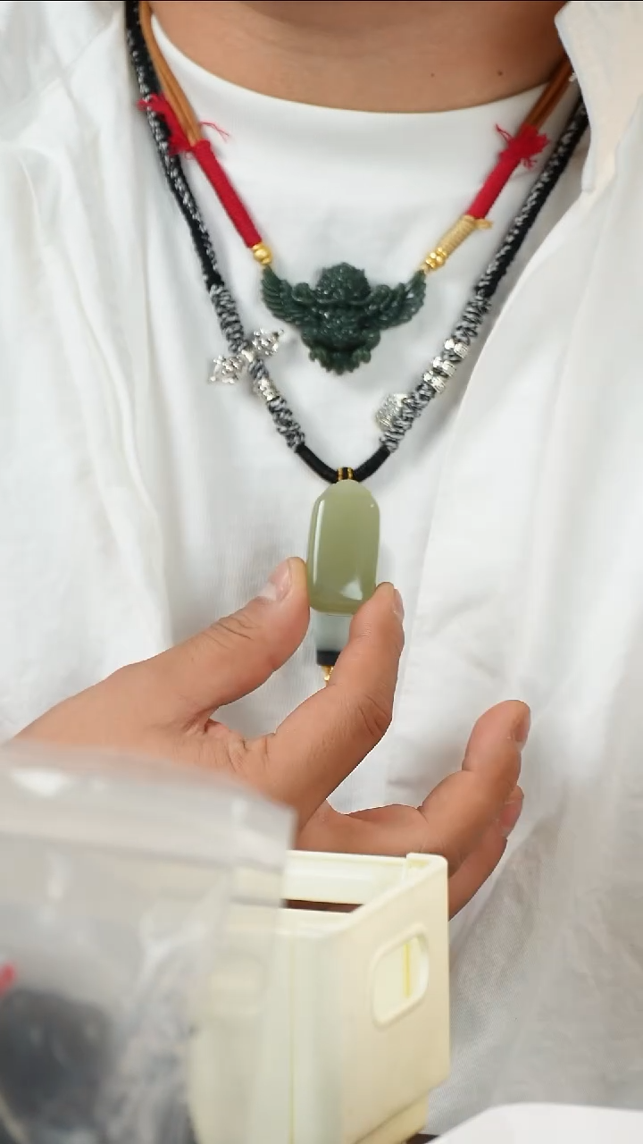 吊坠(不含链)未镶嵌和田玉多样性发一件THTY6171