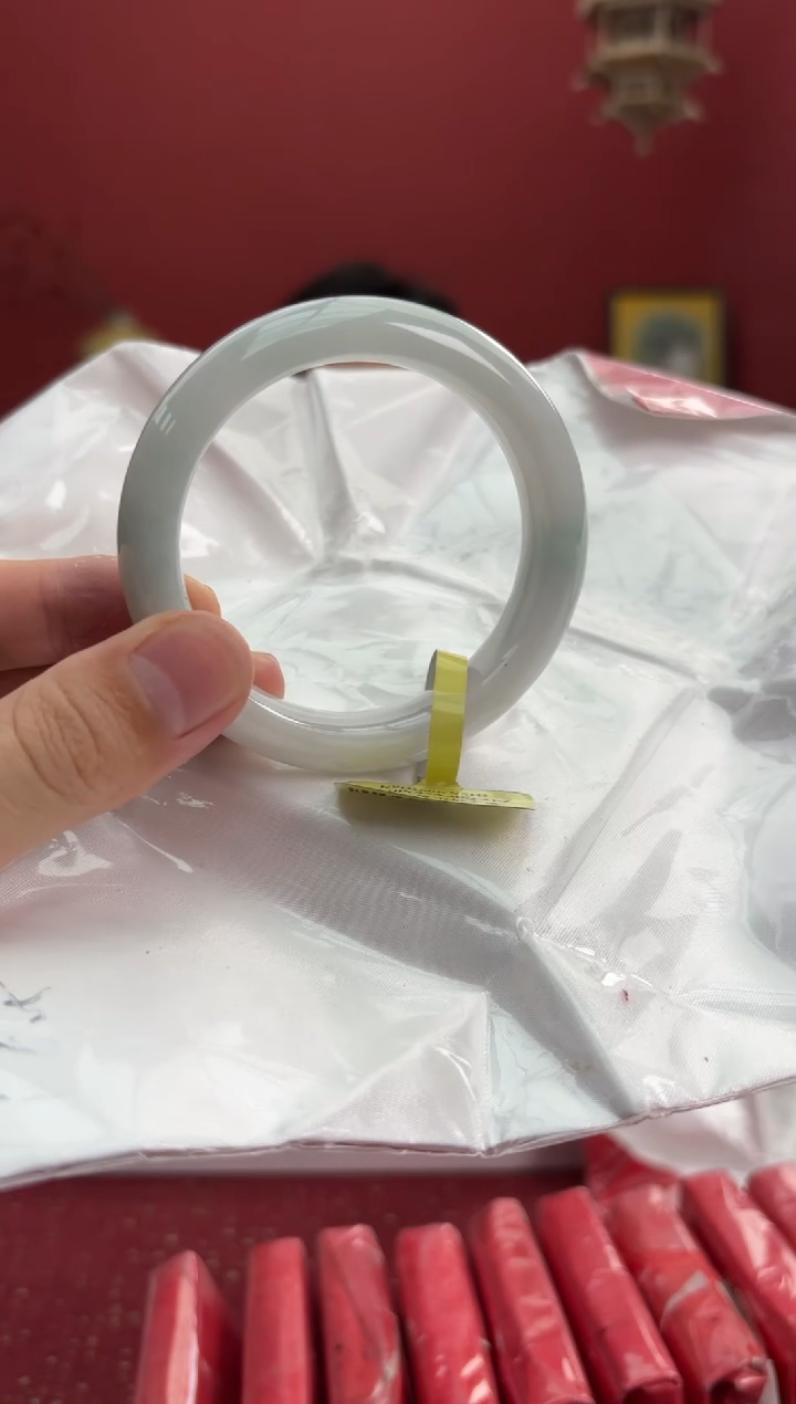 【闪购商品】翡翠手镯未镶嵌17手镯