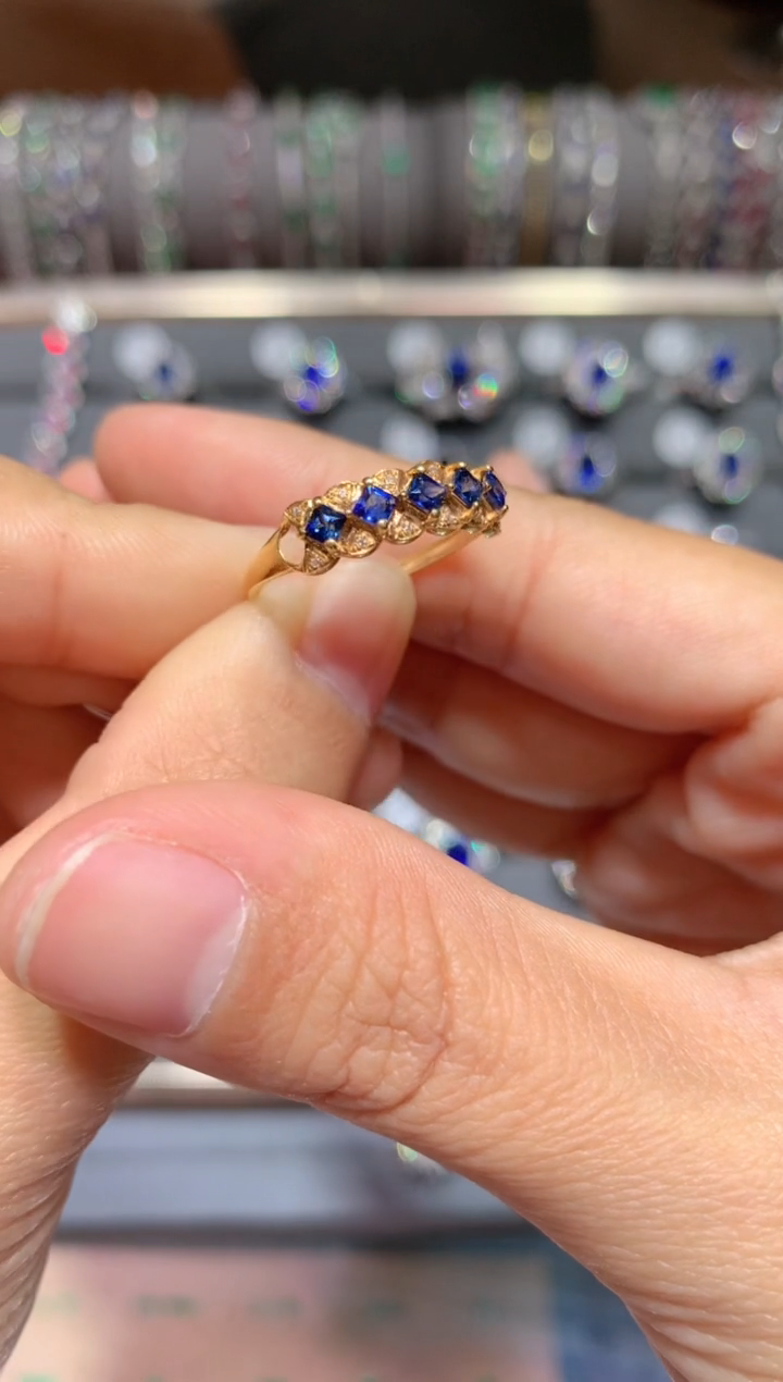 【闪购商品】蓝宝石戒指18K金镶嵌0.6CT