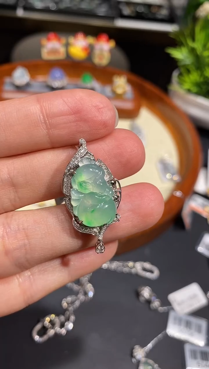 【闪购商品】翡翠颈饰18K金镶嵌吊坠