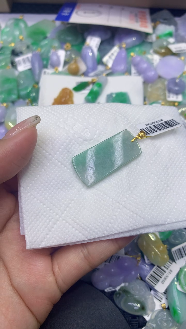 颈饰未镶嵌翡翠天然缅甸A货翡翠