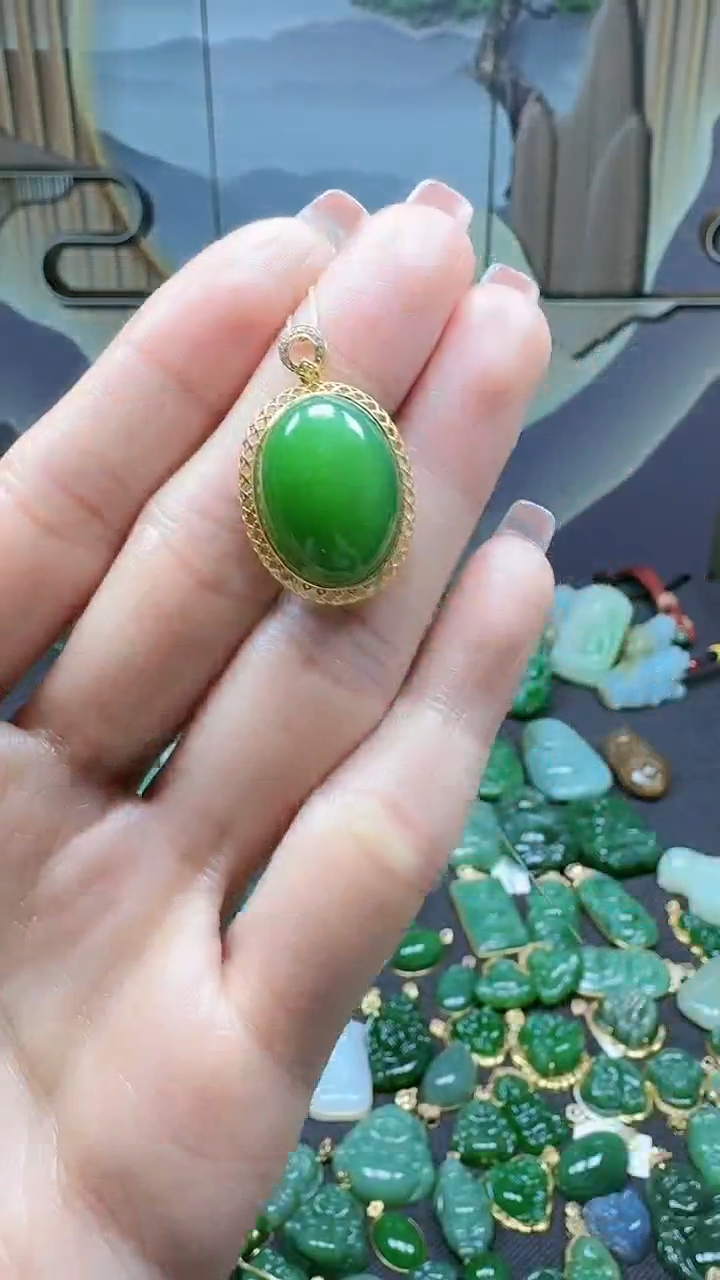 【闪购商品】和田玉挂件18K金镶嵌1