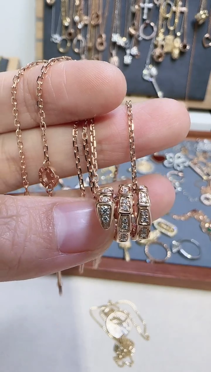 【闪购商品】天然钻石项链18K金镶嵌多样性发货发其一