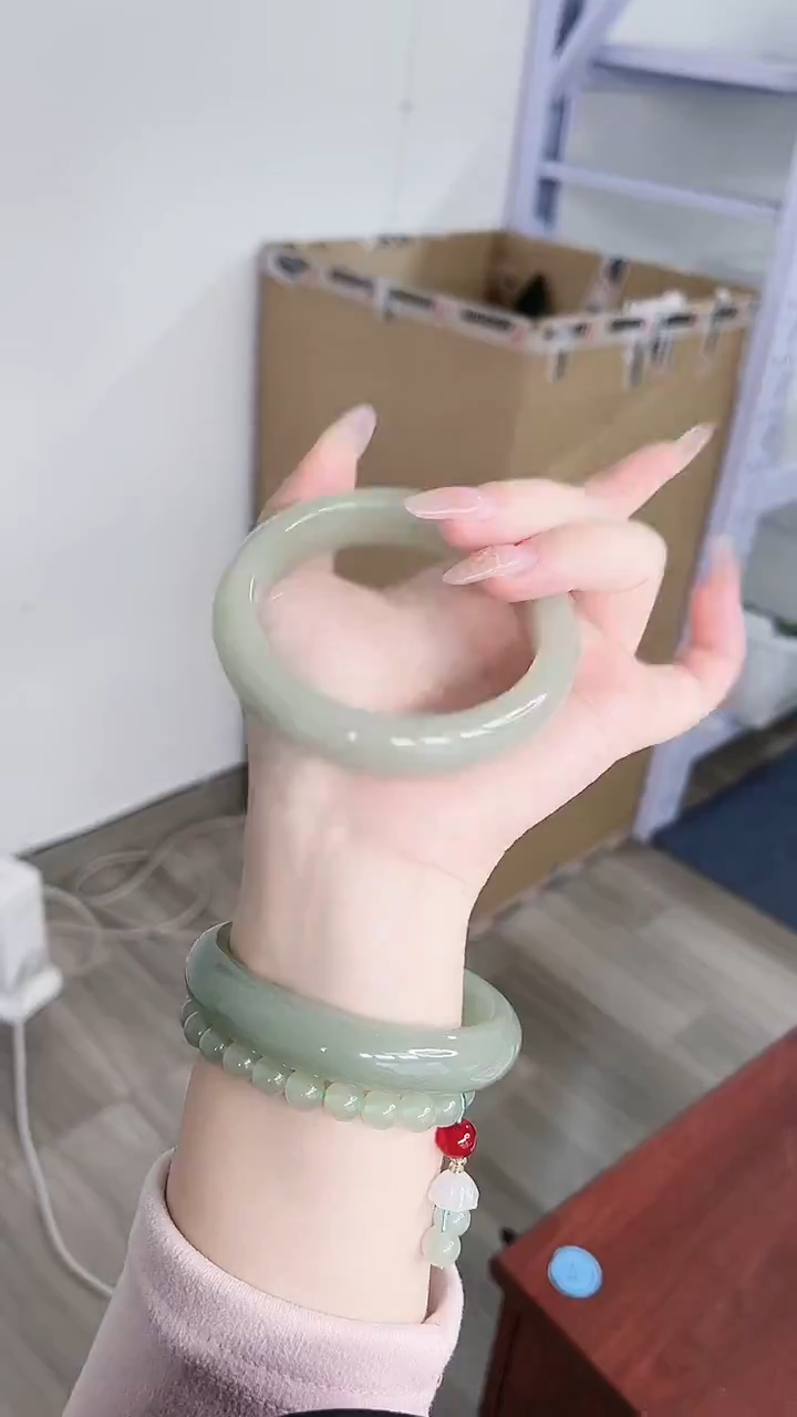 未镶嵌手镯石英质玉68-59.9