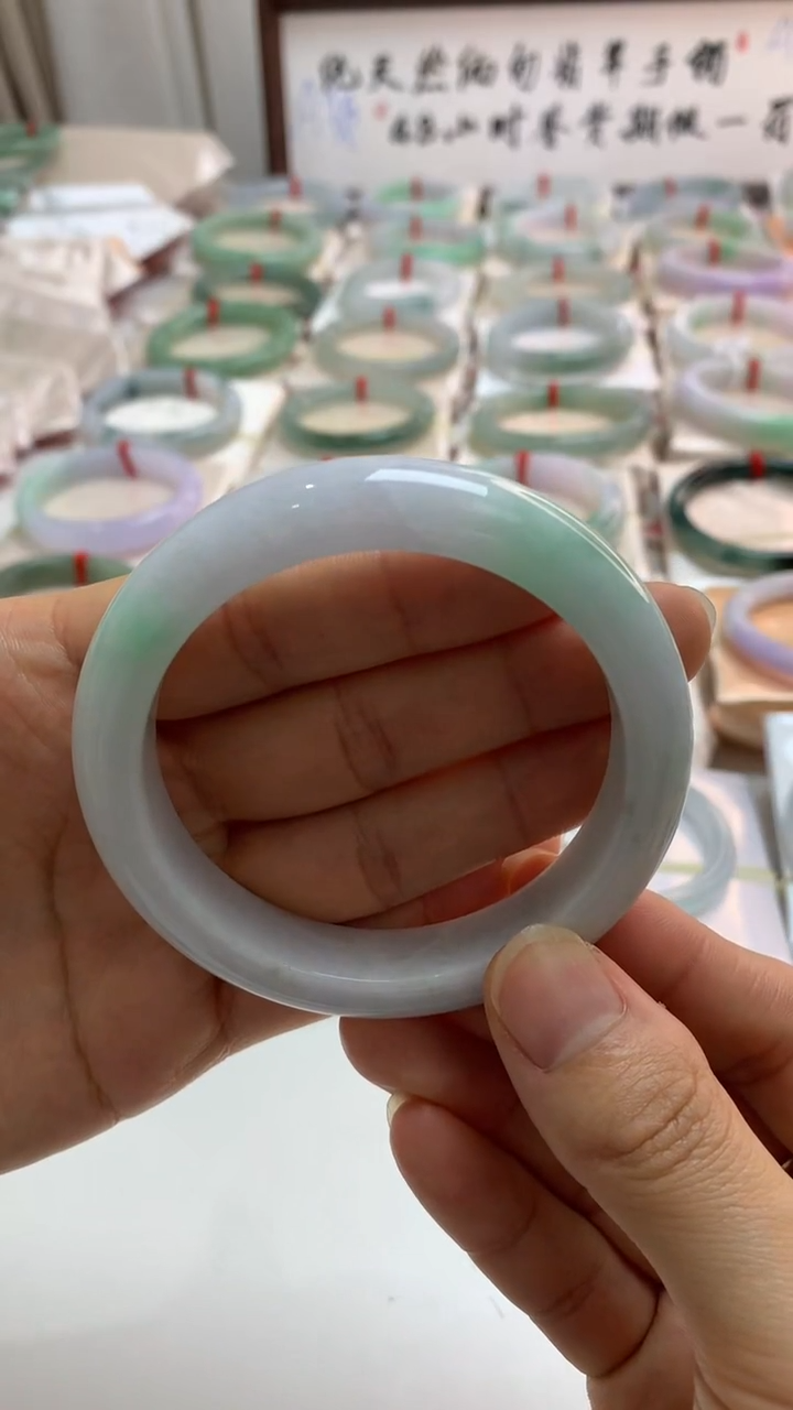 未镶嵌手镯翡翠56.8白底青