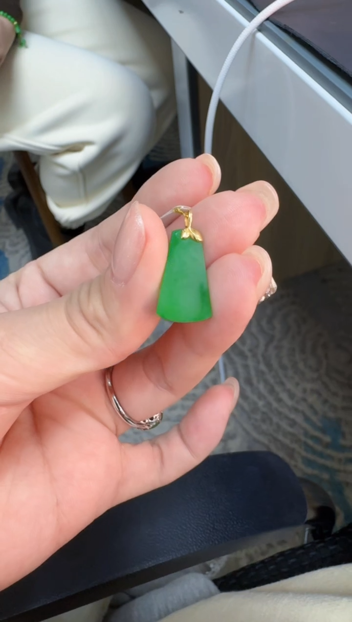 翡翠18K金镶嵌颈饰缅甸翡翠A货挂件