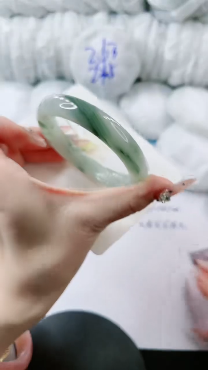 【闪购商品】石英质玉手镯未镶嵌多样性发货L675