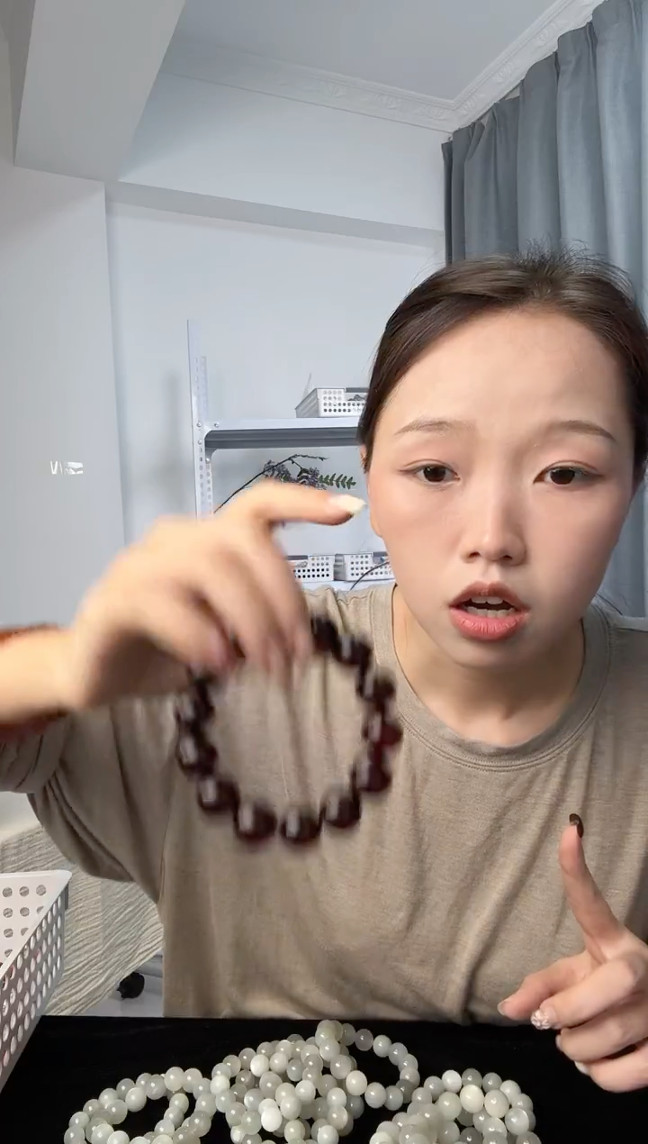 手串血珀未镶嵌血珀手串