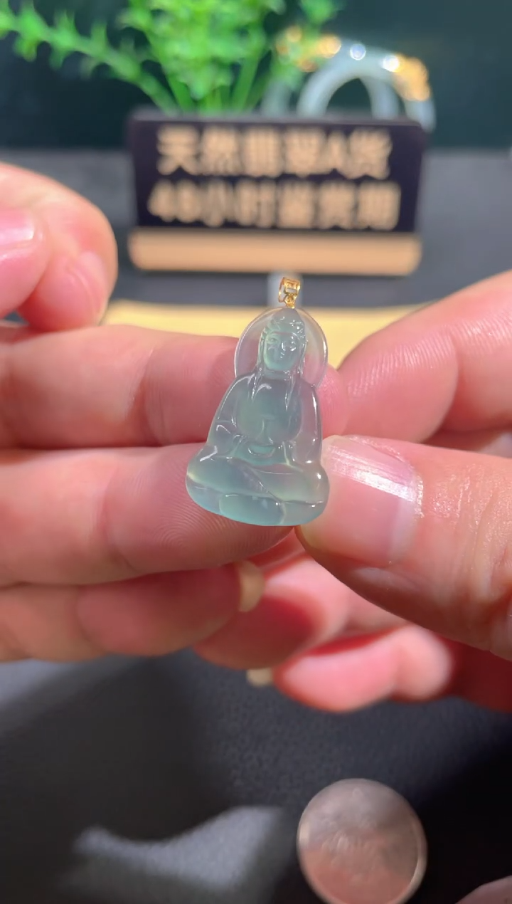 翡翠18K金镶嵌颈饰翡翠