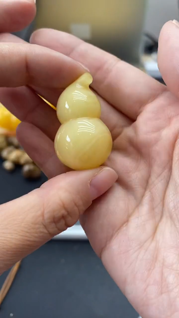 琥珀未镶嵌珠宝奇石2880