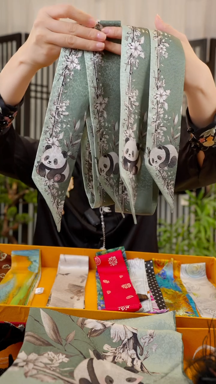 织绣玫*非遗手工绒花饰品一跳