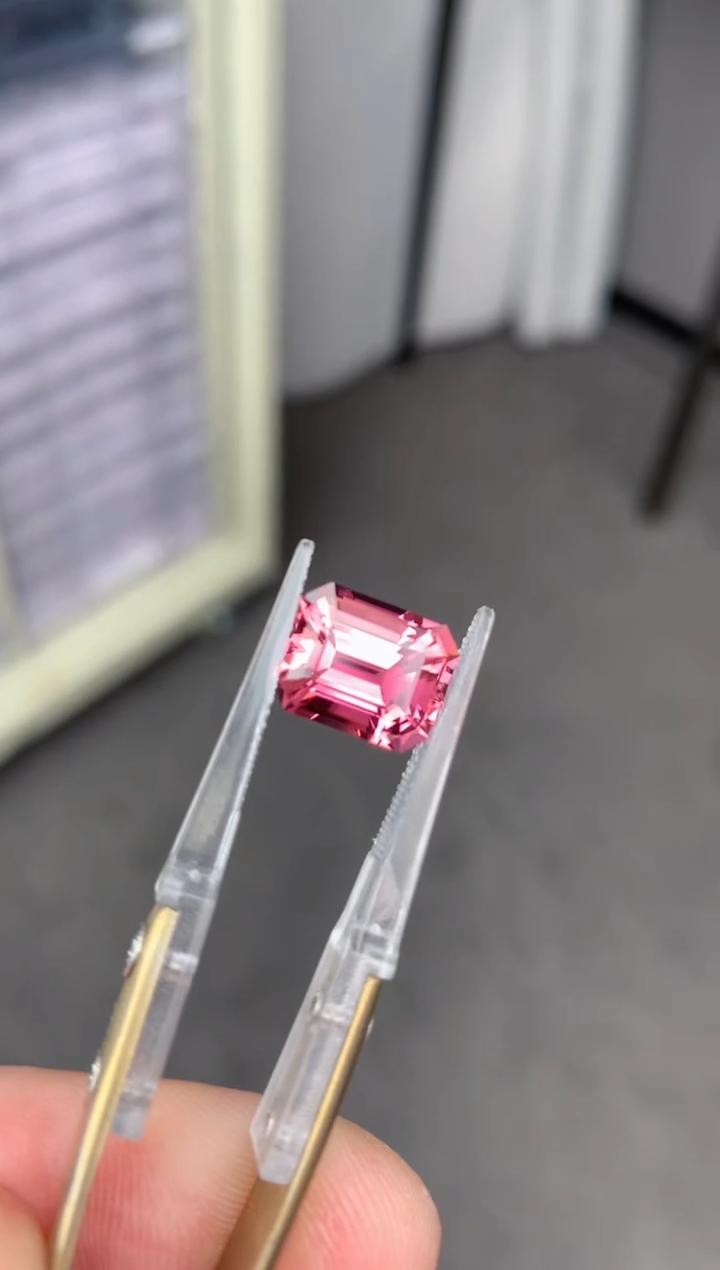 【闪购商品】碧玺裸石未镶嵌5.1ct 粉碧玺
