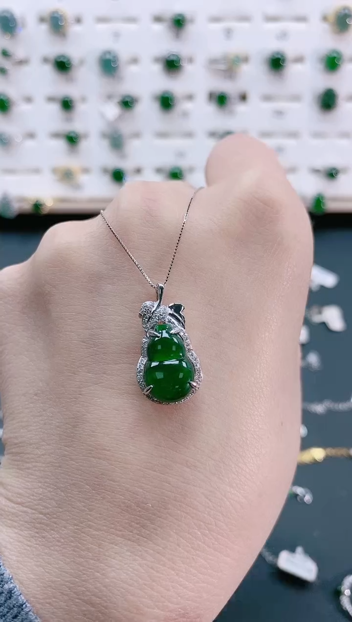 【闪购商品】翡翠颈饰银S925镶嵌天然翡翠