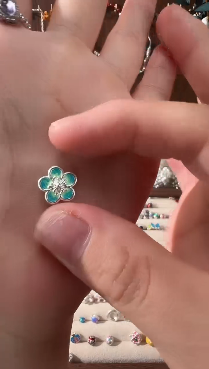 无足银舒*珐琅彩蓝绿色小花穿孔珠