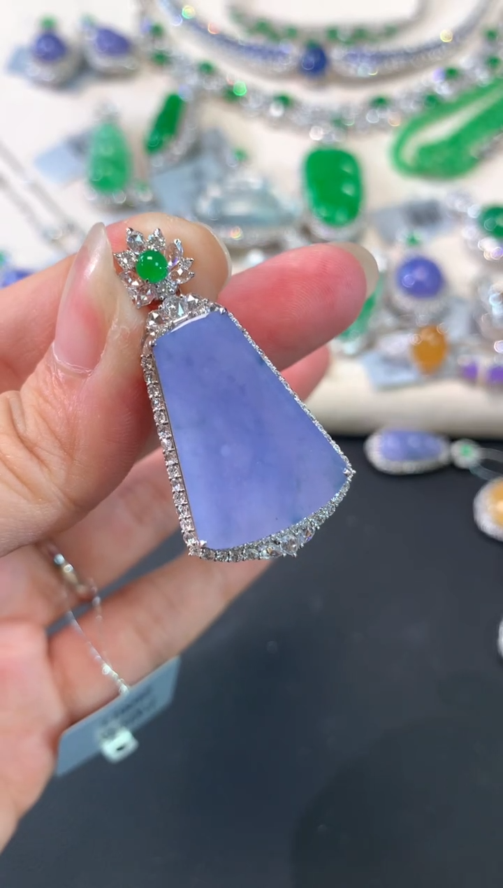 【闪购商品】翡翠吊坠(不含链)18K金镶嵌C65|39800