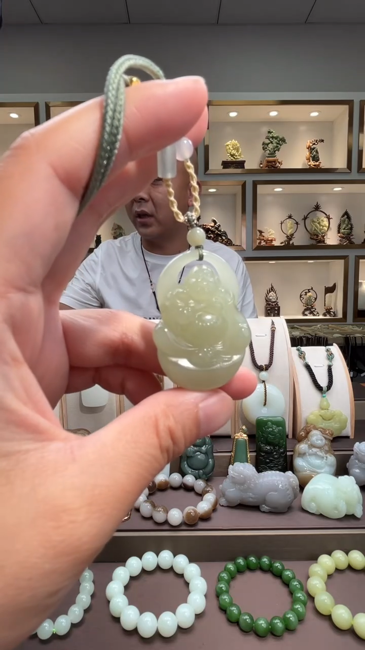 颈饰未镶嵌和田玉苏