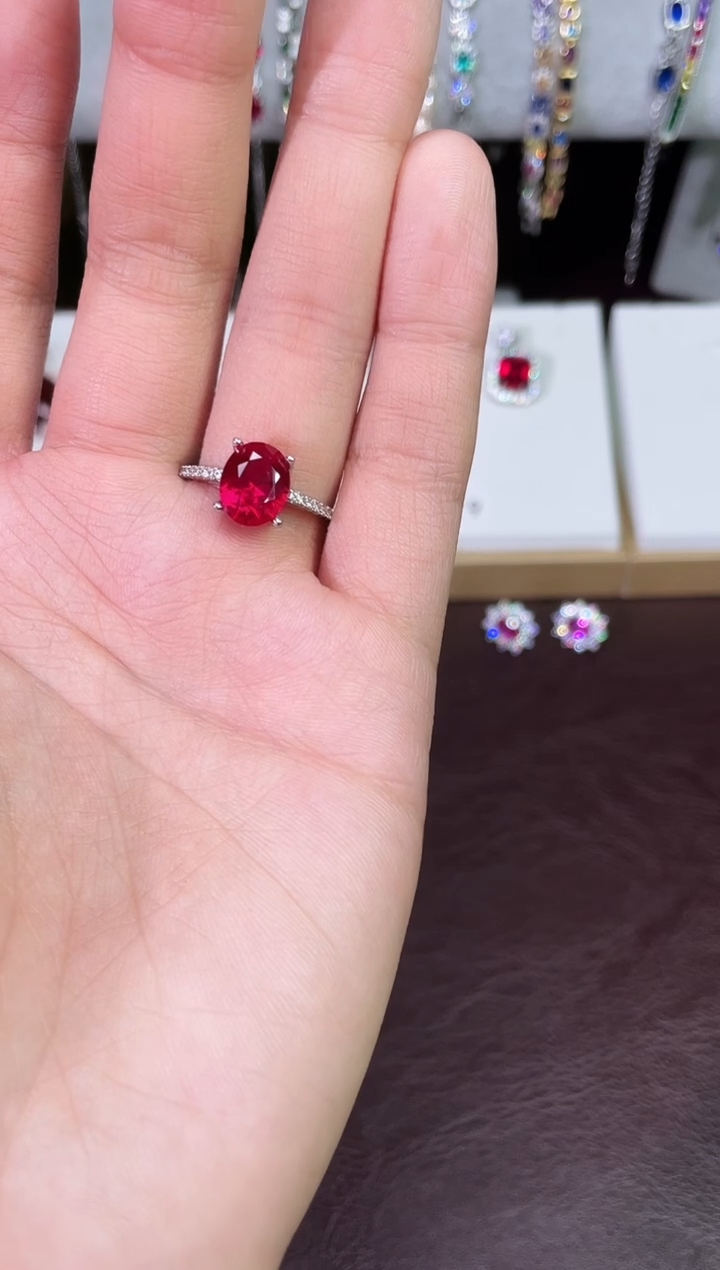 足铂镶嵌合成（培育）蓝宝石戒指/指环红宝戒指