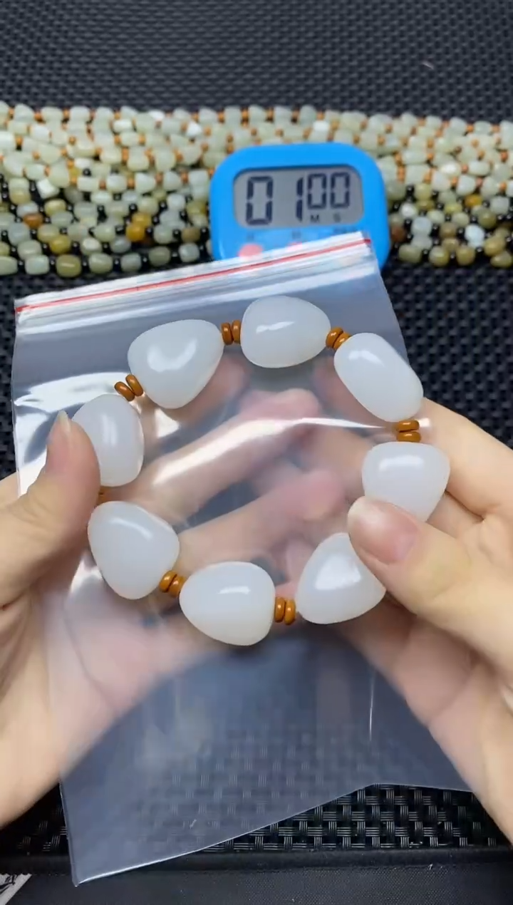 未镶嵌手链和田玉风*手串