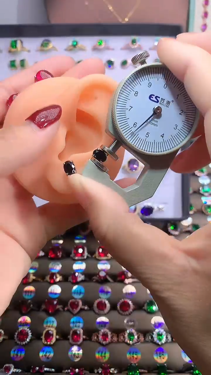 【闪购商品】蓝宝石耳饰银S925镶嵌银色5.7