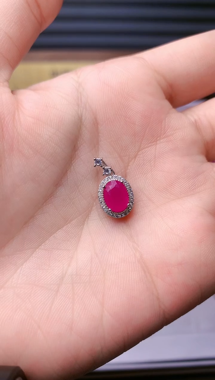 【闪购商品】红宝石颈饰银S925镶嵌........