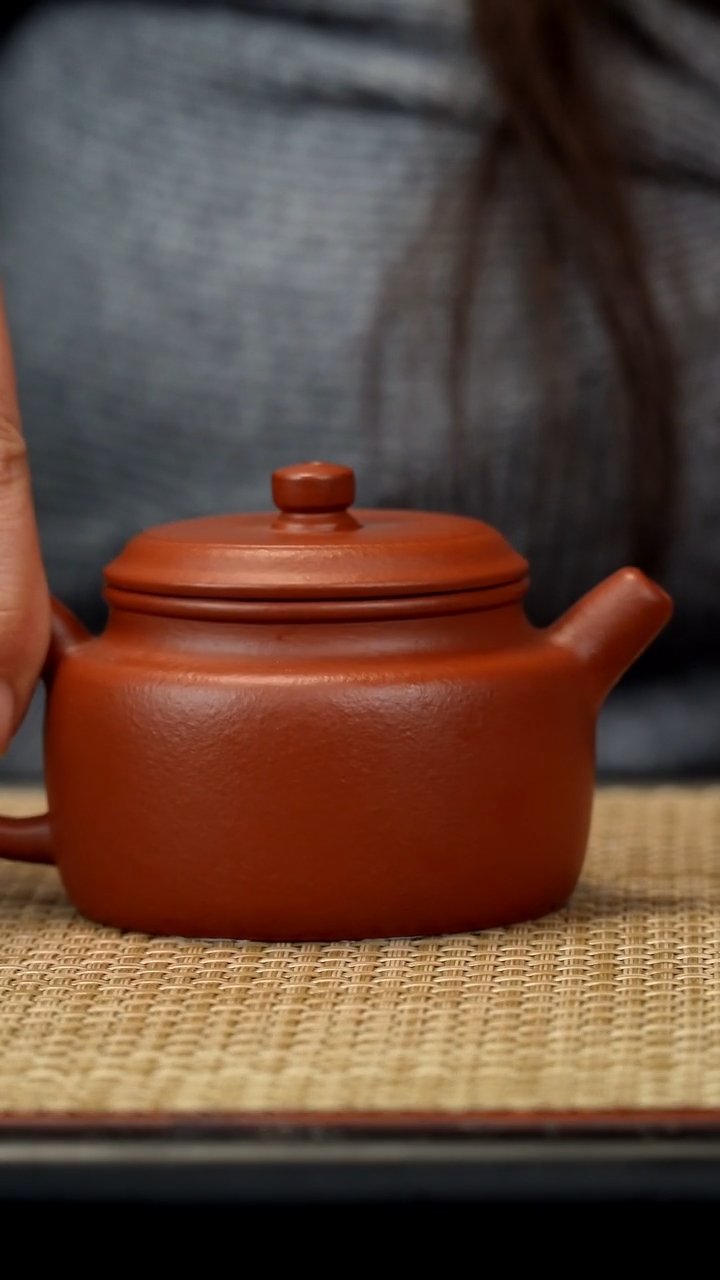 【闪购商品】紫砂茶壶朱泥光素德钟160c