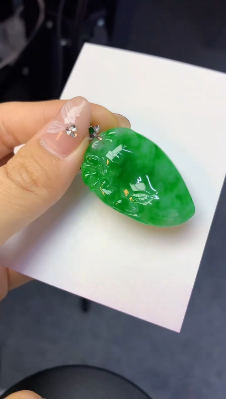 颈饰18K金镶嵌翡翠天然缅甸a货翡翠百元以上9元证书费自理