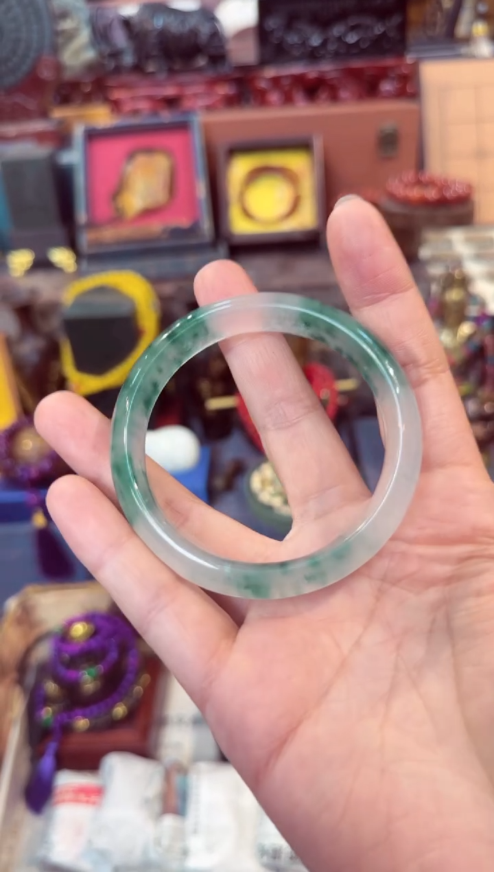 【闪购商品】翡翠手镯未镶嵌              