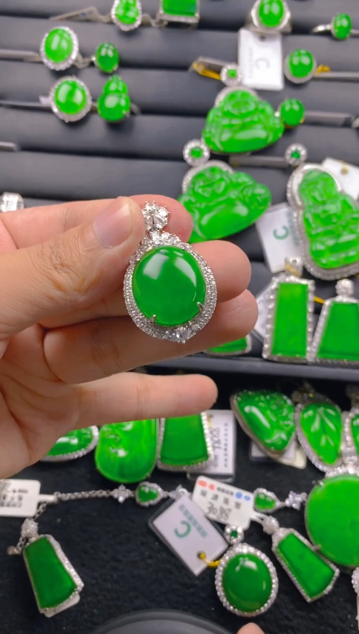 【闪购商品】翡翠颈饰银S925镶嵌11111111