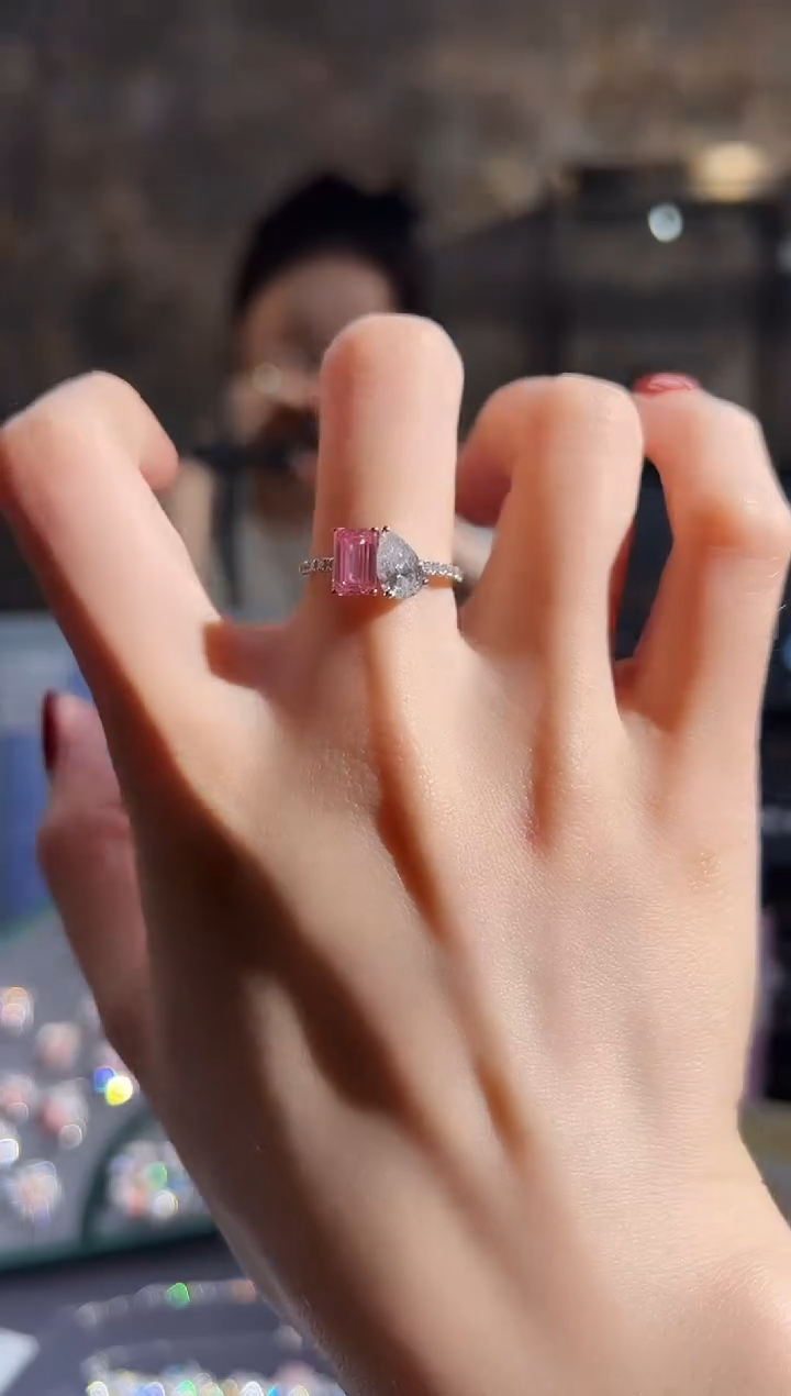 18K金镶嵌实验室培育钻石主石1.07/0.72ct/粉钻白钻双生石