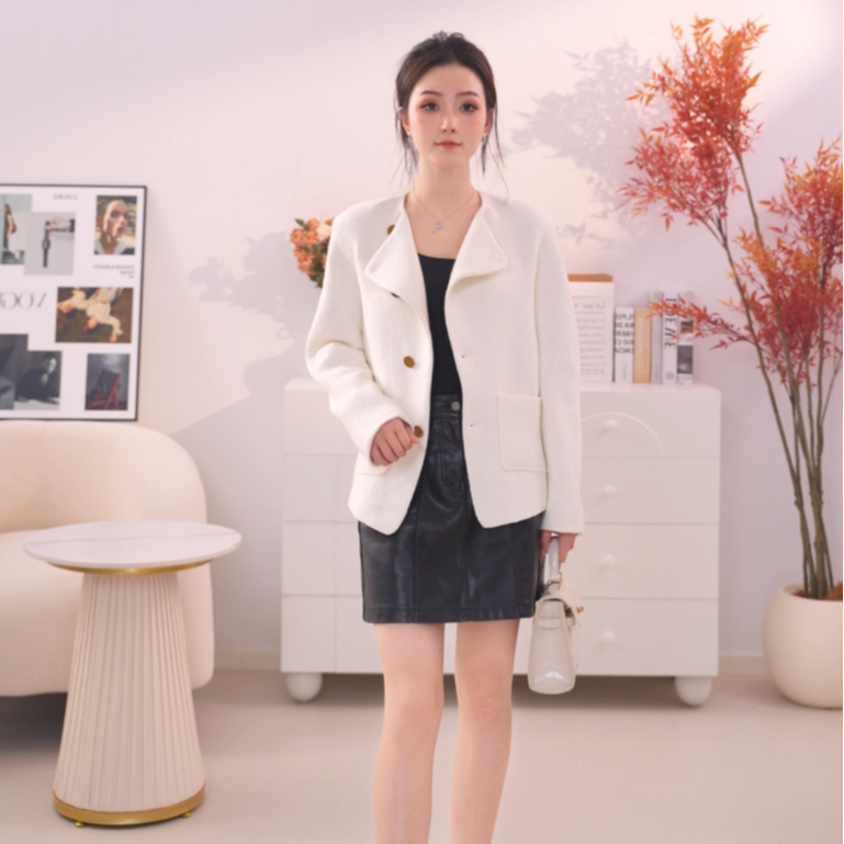 H205【朗】高级感圆领气质ol风米白色短外套法式显瘦上衣春季新款