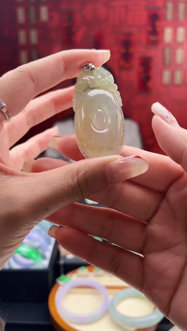 【闪购商品】翡翠颈饰18K金镶嵌吊坠