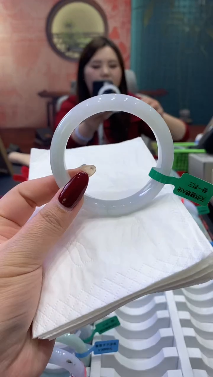 【闪购商品】翡翠手镯未镶嵌多人000113