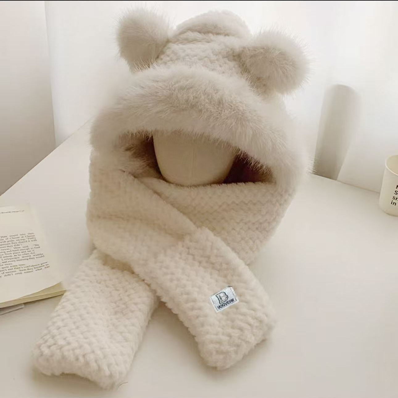 9363-压花小熊款（帽子围脖手套）三件套（杏色压花款）