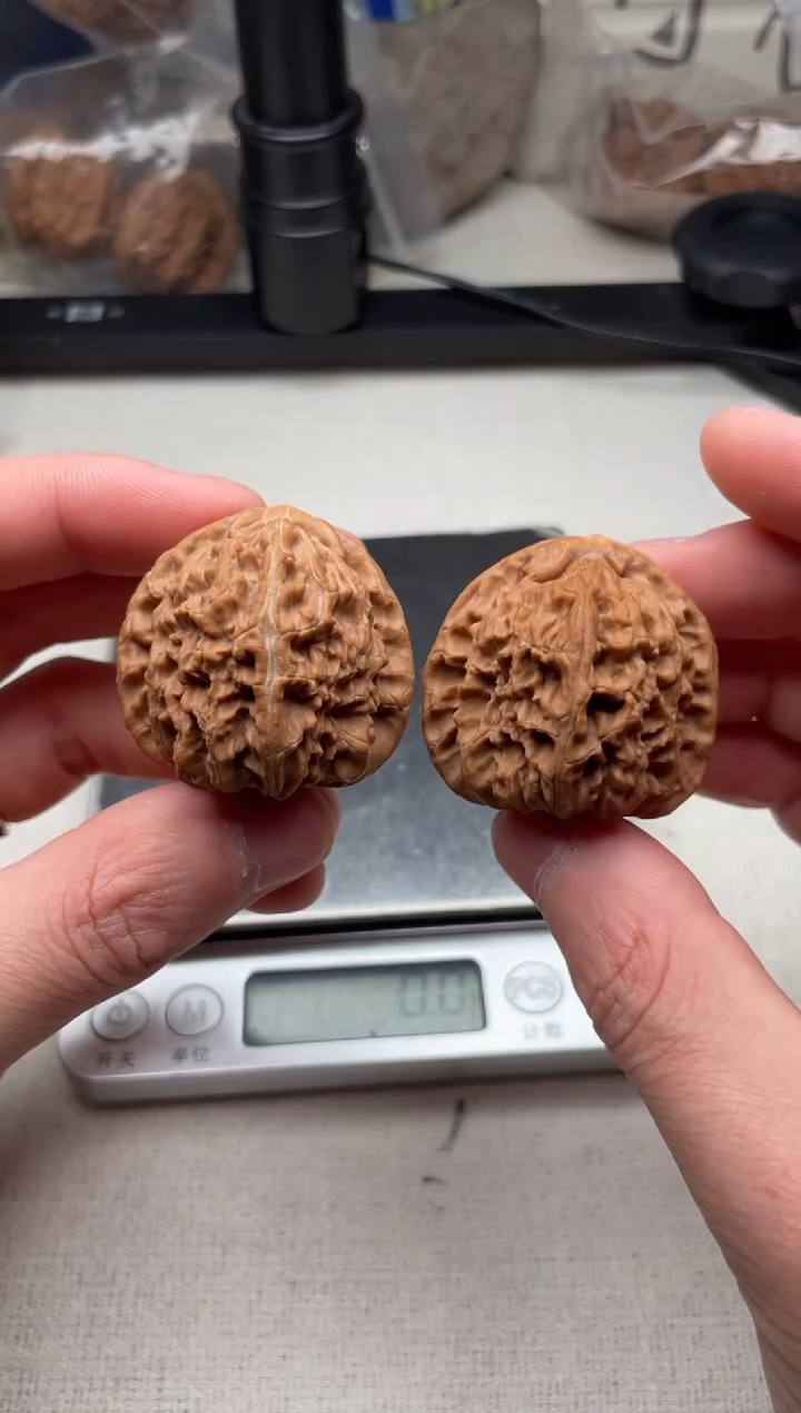 把件文玩核桃三角白
