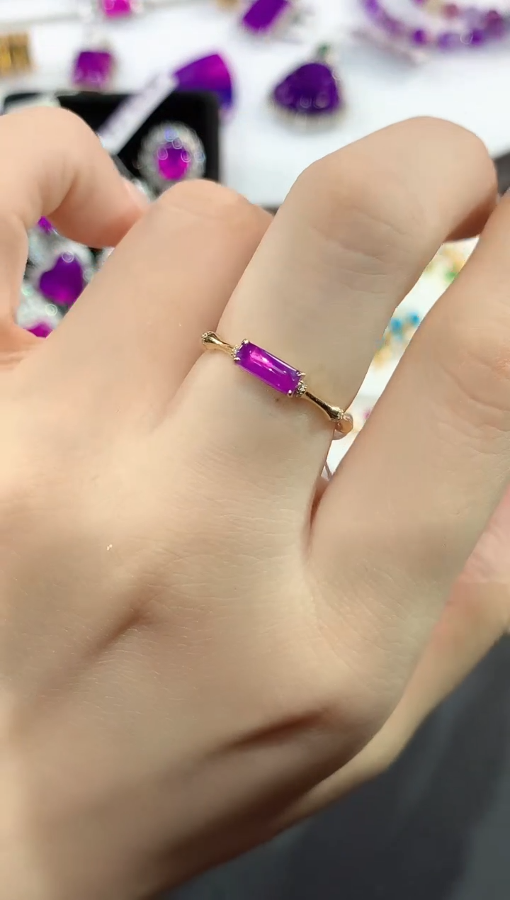 苏纪石（舒俱来）18K金镶嵌.戒指