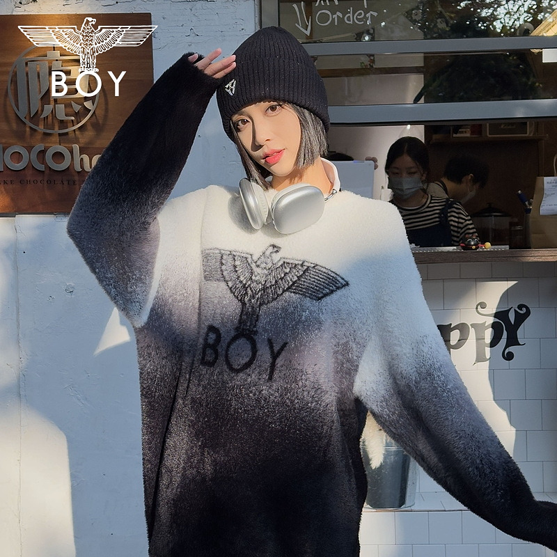 【冬日暖阳】BOYLONDON琥珀流光渐变圆领长袖情侣潮流毛衣N60034